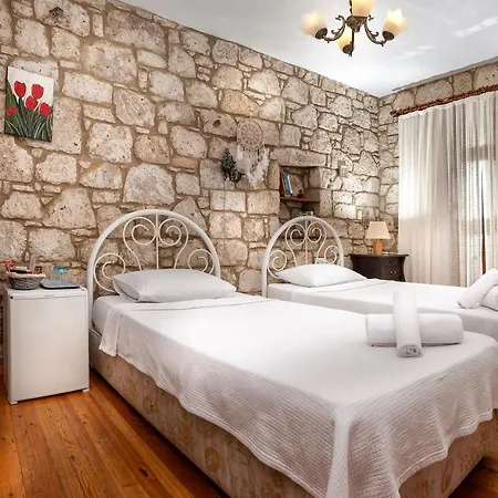Flores Αλακάτι