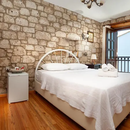 Hotel Flores 3*