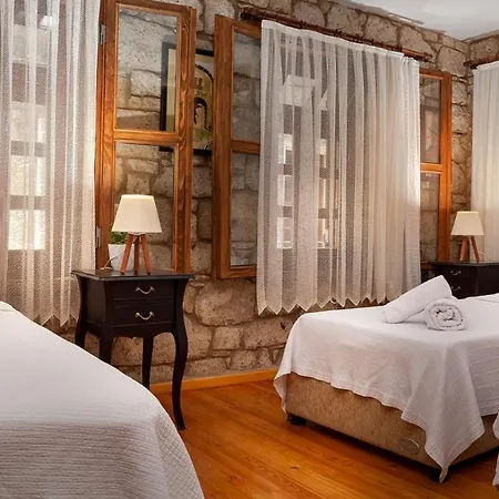 Flores Hotel 3*