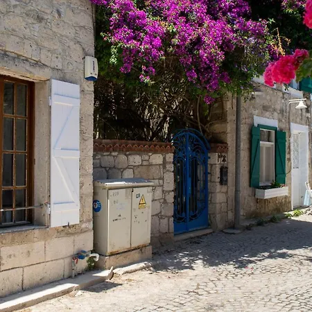 Flores Hotel Alacati