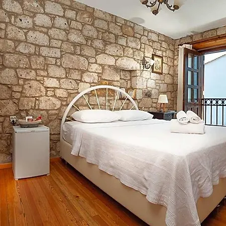 Flores Hotel