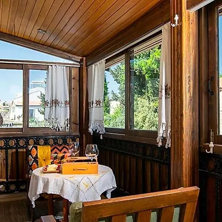 Flores Hotel 3*