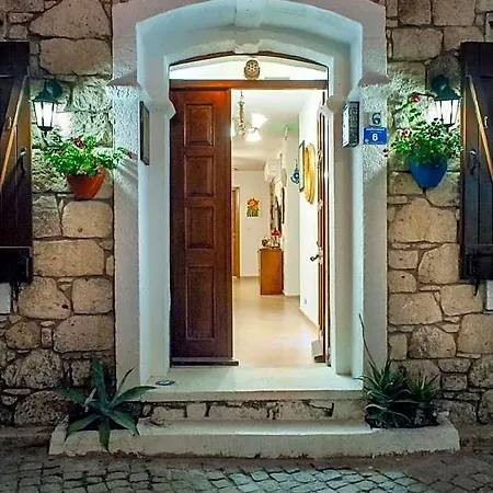 Flores Hotel 3*