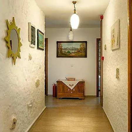 Flores Szálloda 3*