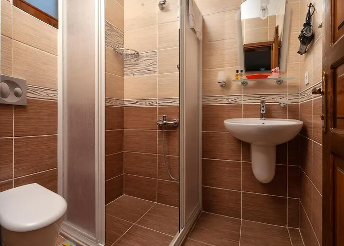 فندق Flores ألاتشاتي