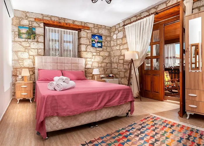 Flores ألاتشاتي